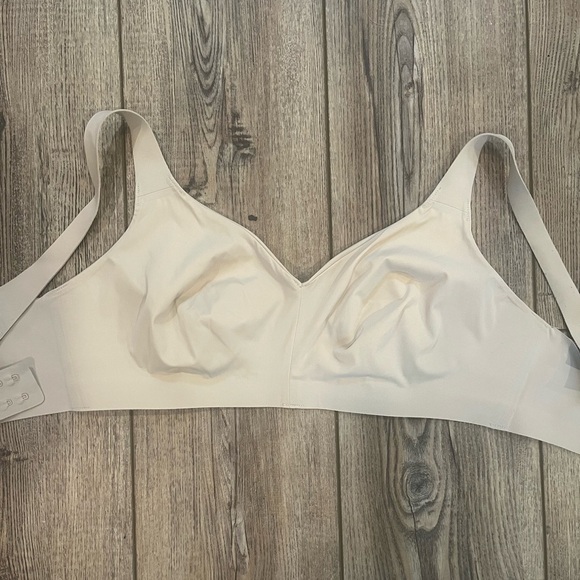 Lululemon Hold True Bra 32E Wireless Molded Cups Nude Cream Adjustable - Picture 4 of 6
